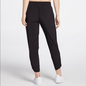 CALIA Women's Journey Ruched Cropped Pants - Medium / Black